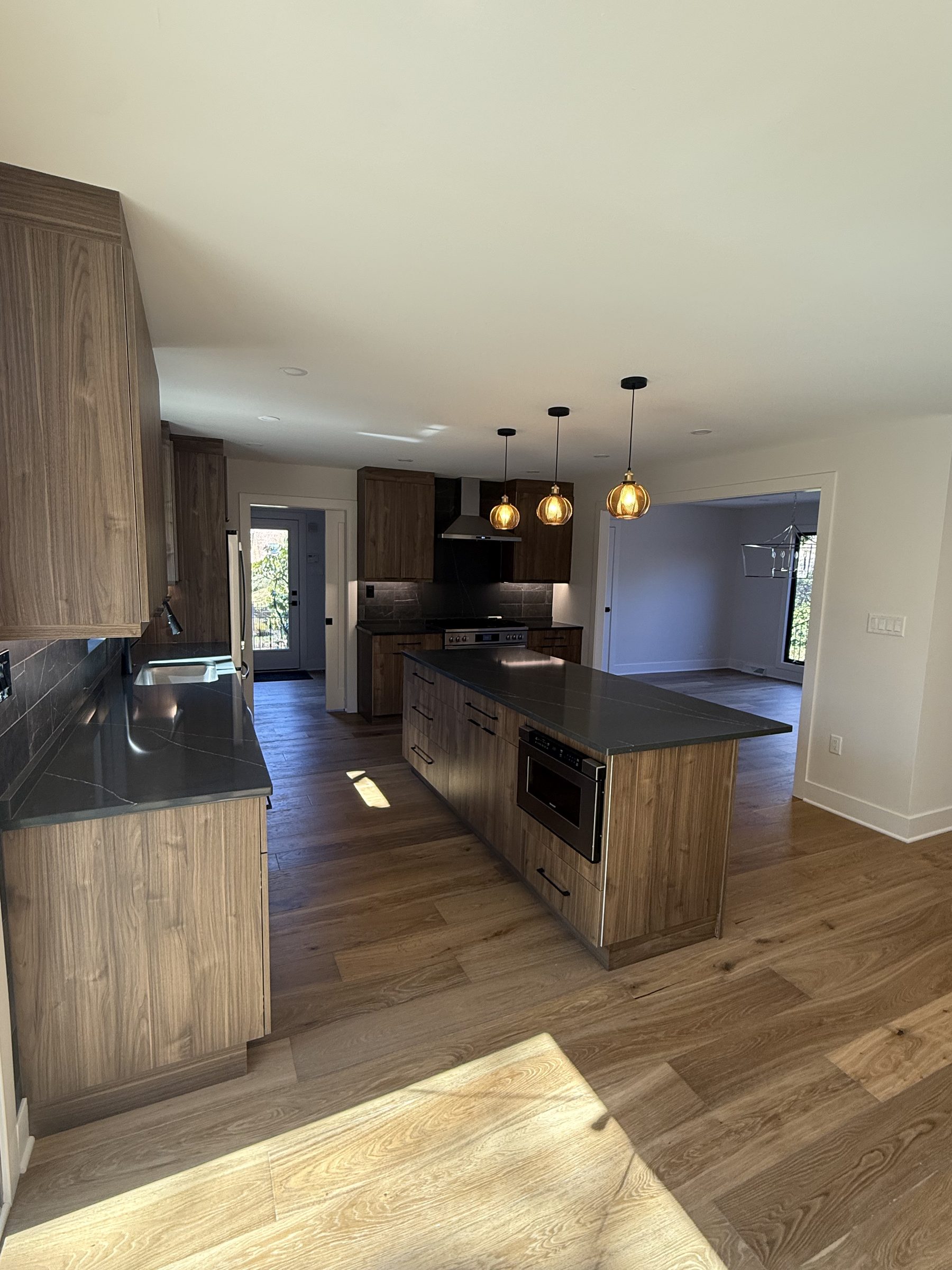Kitchens & Vanities